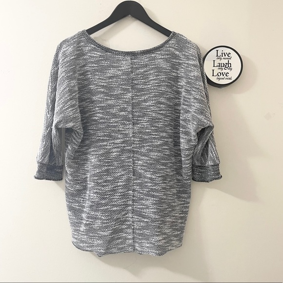 KUT from the kloth V-neck 3/4 sleeves sweater - Picture 3 of 8